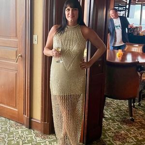 Meet your Posher, Elena